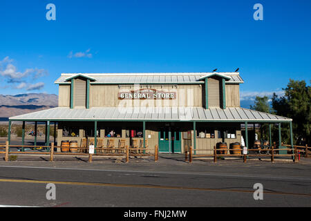 Tubo da stufa pozzetti General Store, il Parco Nazionale della Valle della Morte, California, Stati Uniti d'America Foto Stock