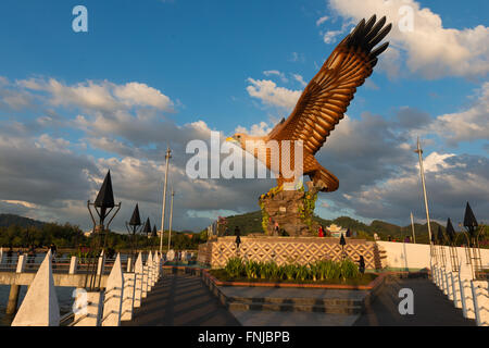 Eagle Sqaure e statua, Langkawi, Malesia Foto Stock
