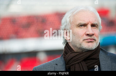 Leverkusen, Germania. 13 Mar, 2016. Leverkusen il direttore sportivo è visto prima della Bundesliga soccer mach Bayer Leverkusen vs Hamburger SV a Leverkusen, Germania, 13 marzo 2016. Foto: Guido Kirchner/dpa/Alamy Live News Foto Stock