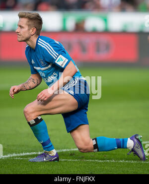 Leverkusen, Germania. 13 Mar, 2016. Amburgo Lewis Holtby reagisce durante la Bundesliga soccer mach Bayer Leverkusen vs Hamburger SV a Leverkusen, Germania, 13 marzo 2016. Foto: Guido Kirchner/dpa/Alamy Live News Foto Stock