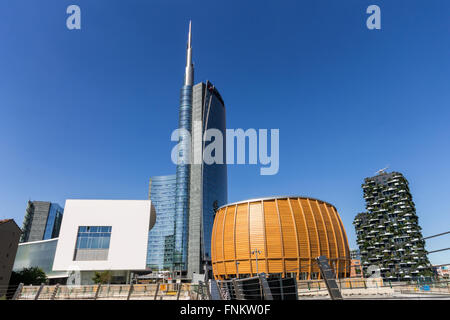 L'Italia, Lombardia, Milano, Porta nuova torre di Unicredit e Pavilion Foto Stock