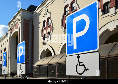 Simbolo di parcheggio per i disabili di Kazansky stazione ferroviaria Foto Stock