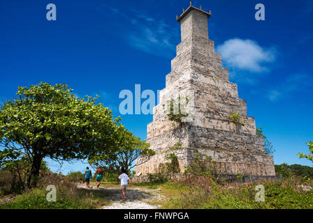 Fakarava faro, Arcipelago Tuamotus Polinesia francese Isole Tuamotu, South Pacific. Foto Stock