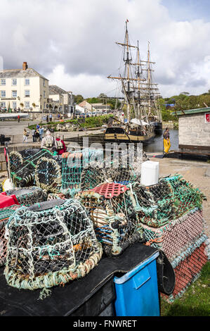 Lobster Pot sul Quayside in Charlestown Harbour Cornwall Regno Unito Foto Stock