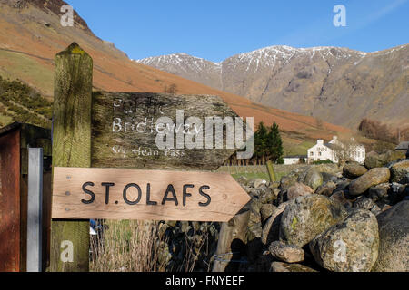 Cartello per St.Olafs Chiesa a testa Wasdale, Lake District, Cumbria, Inghilterra Foto Stock