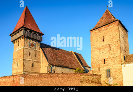 Brateiu, Sibiu, Transilvania. Evangelica chiesa fortificata a partire dal XIV secolo in Tarnava Valley, regione della Transilvania in Roman Foto Stock