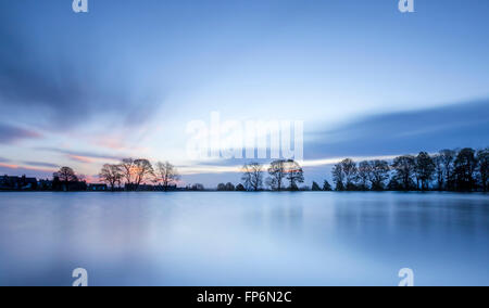 Alba sul parco di Harold Bradford, Regno Unito. Foto Stock