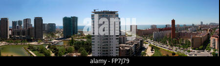 Parc de Diagonal Mar. Poble Nou quartiere di Barcellona. Parco progettato dagli architetti Enric Miralles e Benedetta Tagliabue. Foto Stock