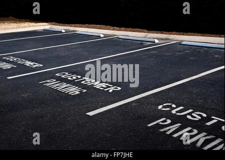 Svuotare il cliente area parcheggio con spazio di copia Foto Stock