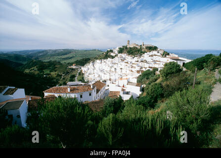 Panoramica del villaggio di Casares, Andalusia, Spagna Foto Stock