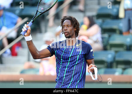 Indian Wells, California, Stati Uniti d'America. 16 Mar, 2016. Gael Monfils di Francia festeggia dopo la sconfitta di Federico Delbonis di Argentina durante il 2016 BNP Paribas Open a Indian Wells Tennis Garden di Indian Wells, California. Charles Baus/CSM/Alamy Live News Foto Stock