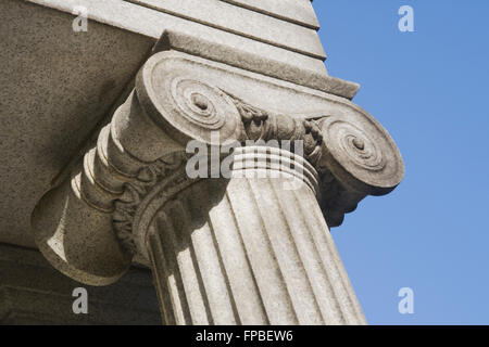 Close-up di capitale della colonna con spazio di copia Foto Stock