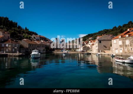 Il Porto di Sipan, una delle isole Elafiti, vicino a Dubrovnik, Croazia. Foto Stock