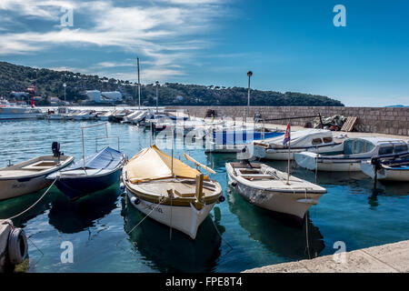 Le barche nel porto di Lopud, una delle isole Elafiti, vicino a Dubrovnik, sulla costa dalmata. Foto Stock