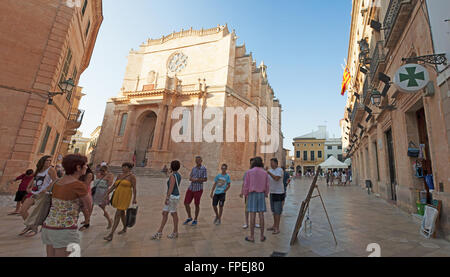 Minorca isole Baleari, Spagna, Europa: la Basilica Cattedrale di Ciutadella, la chiesa di Santa Maria, costruita sul sito di una vecchia moschea Foto Stock