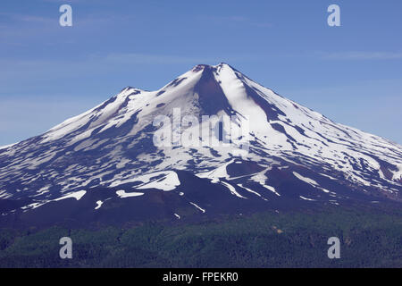 Vulcano Llaima afrom Sierra Nevada, Conguillio National Park, Patagonia, Cile Foto Stock