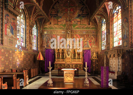 Altare Maggiore della Basilica del Sangue Sacro a Bruges, Belgio Foto Stock