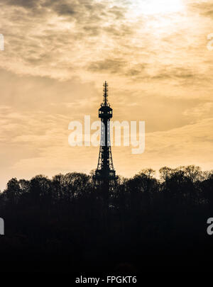 Petrin lookout tower a Praga Foto Stock