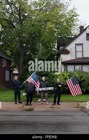 Minneapolis, Minnesota. Raduno neonazista. Il neonazista nazionale movimento socialista dimostrando di Minneapolis, Minnesota. Foto Stock