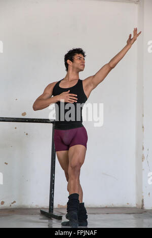 Cuba, La Habana. Centro Pro Danza, fondata da Laura Alonso nel 1988, è uno di Cuba il primo centro per la formazione di balletto. Editoriale Foto Stock