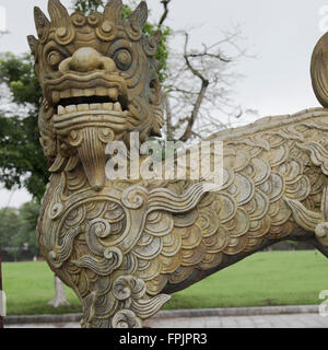 Un Cinese 'Unicorn' a guardia della città imperiale, tonalità, Vietnam Foto Stock