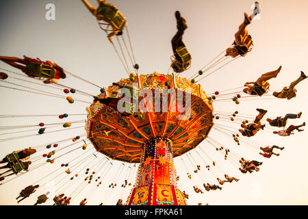 L'Europa, in Germania, in Baviera, Baviera, Monaco di Baviera, Oktoberfest, chairoplane in volo Foto Stock