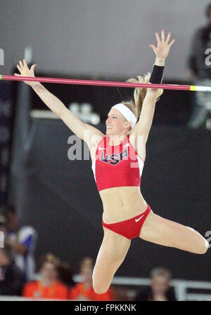 Marzo 17, 2016: Sandi Morris compete nel mondo 2016 Track & Field campionati a Centro Convegni Oregon, Portland, O. Larry C. Lawson/CSM Foto Stock