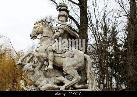 Varsavia, Polonia. Xix Mar, 2016. Una statua di Jan III Sobieski nel Il ?azienki Park. Il ?azienki Park, che dal polacco si traduce in "Parco delle Terme' o 'Royal Terme' è il più grande parco di Varsavia, Polonia, che occupa 76 ettari al centro della citta'. Essa è stata progettata nel xvii secolo da Tylman van Gameren, in stile barocco, per il comandante militare Stanis?aw Herakliusz Lubomirski. © Anna Ferensowicz/ Pacifico premere/Alamy Live News Foto Stock