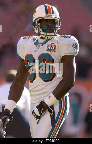 Cleveland, Ohio, USA. Xx Nov, 2005. Delfini di Miami il ricevitore Marty Booker durante i delfini partita contro i Cleveland Browns al Cleveland Browns Stadium su nov. 20, 2005 in Cleveland, Ohio. Zuma Press/Scott A. Miller © Scott A. Miller/ZUMA filo/Alamy Live News Foto Stock