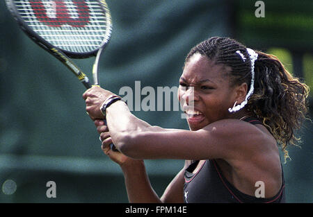 Miami, Florida, Stati Uniti d'America. Il 22 gennaio, 2007. 2000: Serena Williams in azione durante il 2000 Ericsson Open tennis torneo di Crandon Park Tennis Center su Key Biscayne a Miami, FL. ZUMA Press/Scott A. Miller © Scott A. Miller/ZUMA filo/Alamy Live News Foto Stock