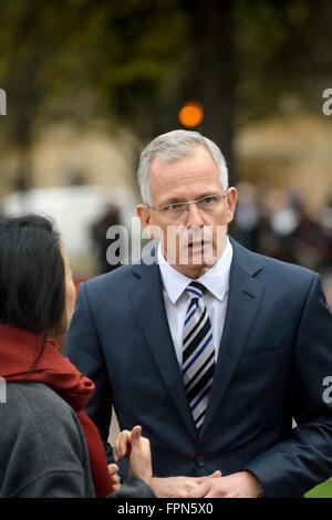 Brian Paddick (signore/Baron Paddick di Brixton) ex alto funzionario di polizia e di polizia metropolitana / portavoce del gruppo del Partito europeo dei liberali democratici Foto Stock