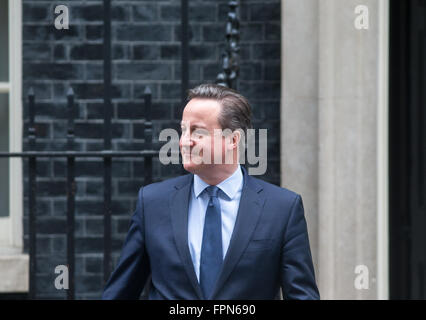 Il primo ministro,David Cameron,al numero 10 di Downing Street Foto Stock