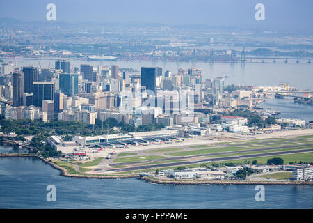 Rio de Janeiro, Aeroporto Santos Dumont e il centro della città Foto Stock
