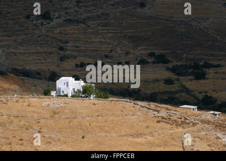 Piccolo villaggio tipico nelle montagne della Grecia Foto Stock