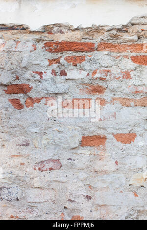 Weathered muro di mattoni Foto Stock