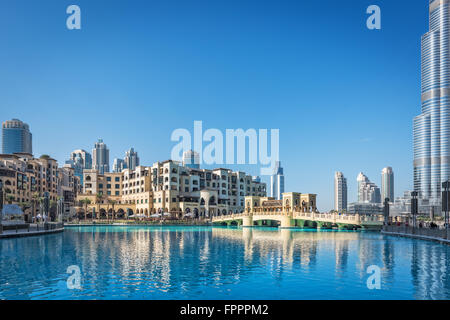 Souk al Bahar centro commerciale per lo shopping nel centro cittadino di Dubai, Emirati Arabi Uniti, Medio Oriente Foto Stock