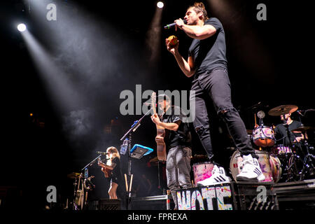 La Canadian band alternative rock a piedi fuori terra prende la tappa a Londra, Ont., il 16 marzo 2016. Formato in 2006 il Foto Stock