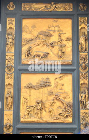 Eccezionale dorati cancelli del paradiso di Lorenzo Ghiberti nel Battistero di San Giovanni a Firenze, Italia Foto Stock