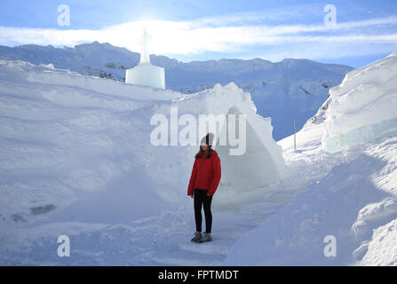 La Cappella di Ghiaccio, parte dell'hotel di ghiaccio a Balea Lac, nelle montagne Faragas, in Transilvania, Romania, Est Europa Foto Stock