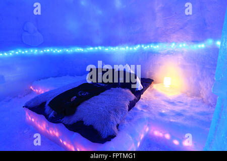Una delle camere da letto in Hotel di ghiaccio, in Balea Lac, nelle montagne Faragas, Transilvania, Romania, Est Europa Foto Stock