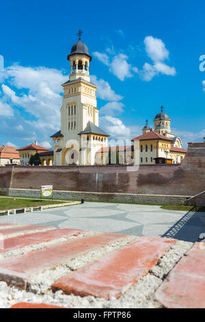 Alba Iulia, Romania - 13 Marzo 2016: persone presso la cittadella di Alba Iulia, vicino la cattedrale ortodossa in Alba Iulia, Romania Foto Stock