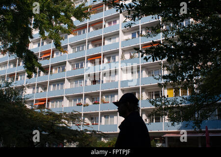 Edificio di appartamenti Hansaviertel Berlino Germania. Edificio di appartamenti a Altonaer Strasse 3-9 in Hansaviertel alloggiamento modernista est Foto Stock