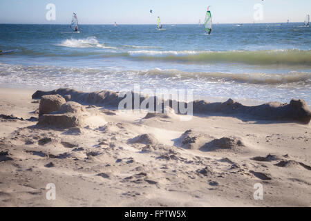 Kite-surf Surf kitesurf nel mare di Viana do Castelo, Regione Norte, Portogallo Foto Stock