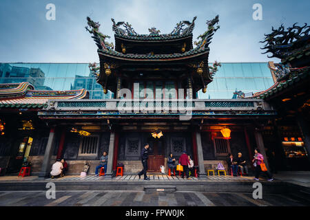 Esterno del tempio Longshan, in Taipei, Taiwan. Foto Stock