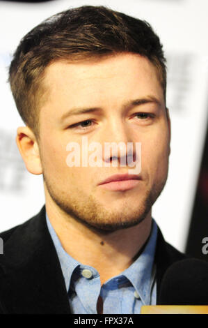 Lo screening di Chicago di Eddie "L'Aquila" a Kerasotes Showplace Icona - Arrivi con: Taron Egerton dove: Chicago, Illinois, Stati Uniti quando: 16 Feb 2016 Foto Stock