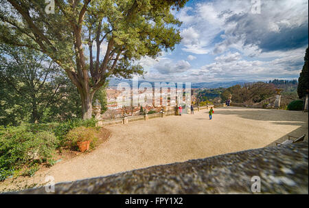 Spettacolare vista sui tetti di Firenze dal parco Foto Stock