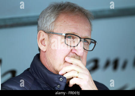 Verona, Italia. 20 Mar, 2016. Hellas Verona il capo allenatore Luigi Delneri guarda durante il campionato italiano di una partita di calcio tra Hellas Verona FC v Carpi FC . Carpi sconfigge Verona dopo la partita con il punteggio di 2-1 © Andrea Spinelli/Pacific Press/Alamy Live News Foto Stock