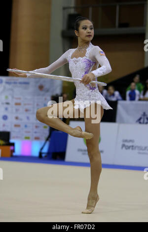 Lisbona, Portogallo. 20 Mar, 2016. Laura Zeng di USA esegue con il cerchio durante la finale di fig Rhythmic Gymnastics World Cup di Lisbona, in Portogallo il 20 marzo 2016. © Pedro Fiuza/ZUMA filo/Alamy Live News Foto Stock