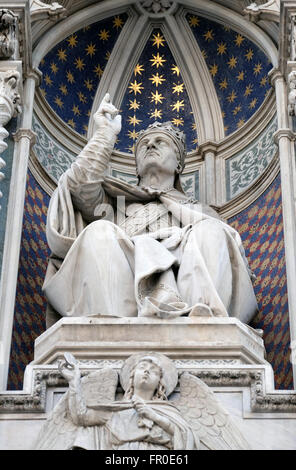 Papa Eugenio IV, Portale della Cattedrale di Santa Maria del Fiore (Duomo di Santa Maria del Fiore, Firenze, Italia Foto Stock