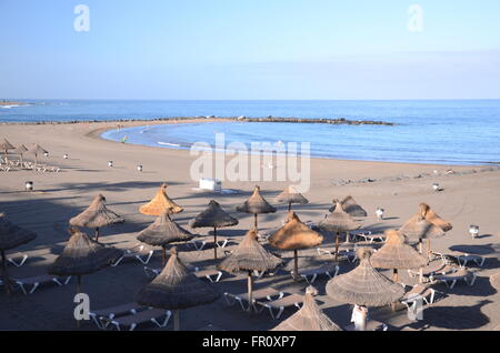 Sandy Playa de las Cuevitas in Playa de las Americas nel sud di Tenerife, Spagna Foto Stock